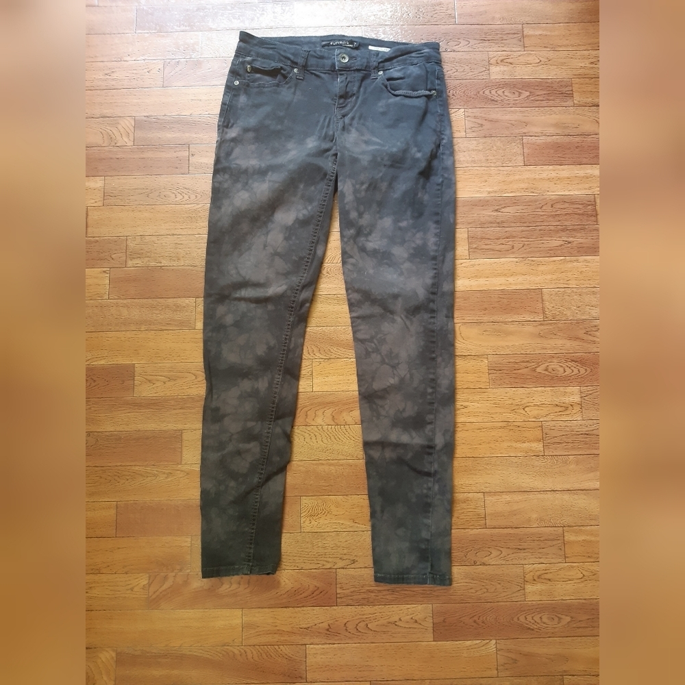 💜 3/$25 💜 Lovesick Skinny Jeans